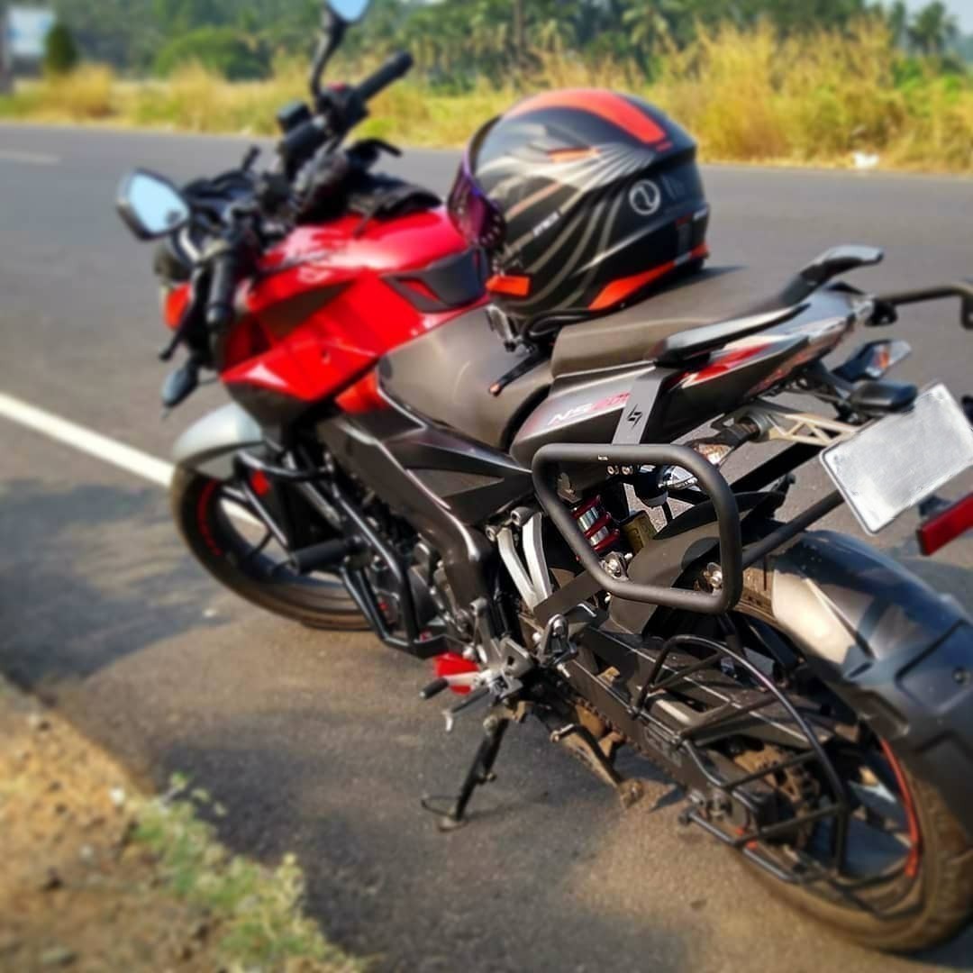saddle stays for pulsar 200ns